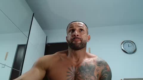 Snapshot of tridentmuscles chatting on December 13, 10:15 pm tridentmuscles online show from December 13, 10:15 pm