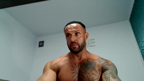 Snapshot of tridentmuscles chatting on December 14, 10:58 pm tridentmuscles online show from December 14, 10:58 pm