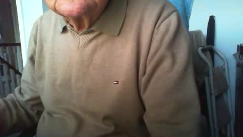 Snapshot of triggerfinger1 chatting on November 17, 3:51 pm Steve online show from November 17, 3:51 pm