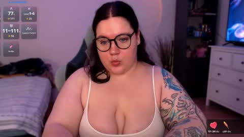 Snapshot of trinititi chatting on November 6, 11:44 am Tina online show from November 6, 11:44 am