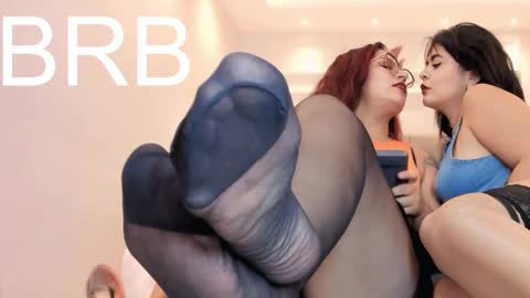 Snapshot of trinitixx chatting on February 9, 3:43 am Triny online show from February 9, 3:43 am