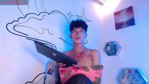 trinity_knox online show from December 20, 2:46 pm