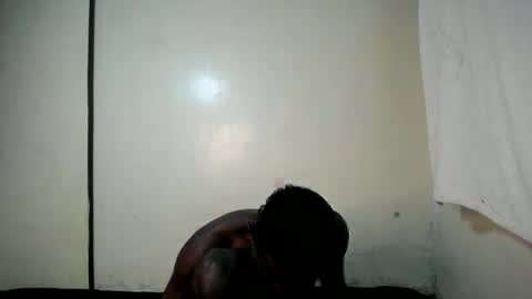 Snapshot of trisboo5 chatting on December 4, 11:08 am Trisboo5 online show from December 4, 11:08 am