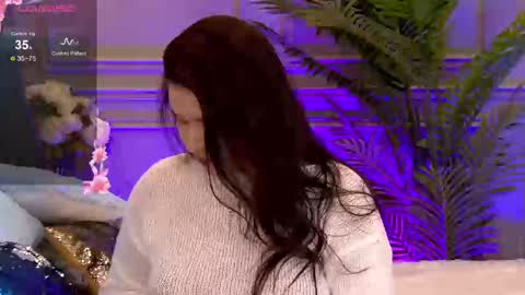 Snapshot of trisha_winslet chatting on February 22, 6:06 am trisha_winslet online show from February 22, 6:06 am