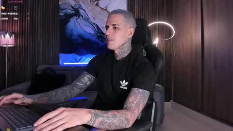 Snapshot of trisstan_ chatting on October 26, 8:59 pm Alexander online show from October 26, 8:59 pm