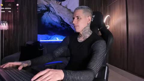 Snapshot of trisstan_ chatting on November 4, 5:23 pm Alexander online show from November 4, 5:23 pm