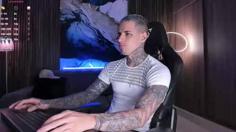 Snapshot of trisstan_ chatting on November 12, 10:41 pm Alexander online show from November 12, 10:41 pm