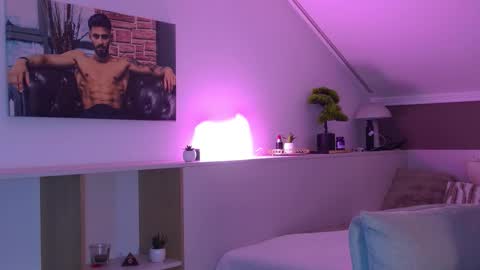 Trystan Grey online show from March 1, 6:37 am