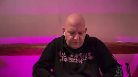 Snapshot of tritonspace chatting on November 16, 6:13 pm Triton online show from November 16, 6:13 pm