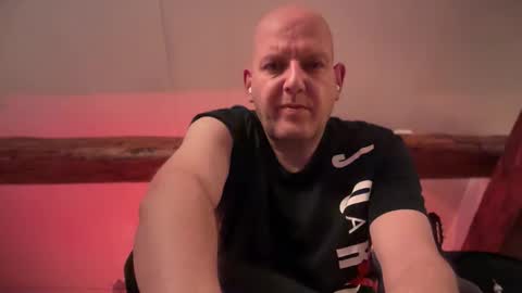 Snapshot of tritonspace chatting on November 25, 7:41 am Triton online show from November 25, 7:41 am