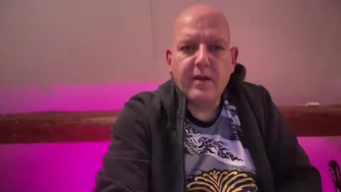 Snapshot of tritonspace chatting on March 10, 4:06 am Triton online show from March 10, 4:06 am