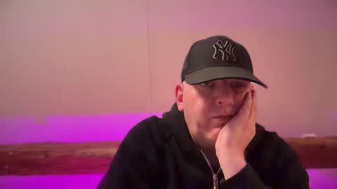 Snapshot of tritonspace chatting on March 11, 4:18 am Triton online show from March 11, 4:18 am