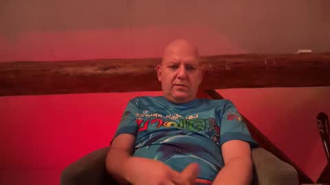 Snapshot of tritonspace chatting on April 9, 3:28 am Triton online show from April 9, 3:28 am