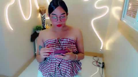 trixie_foxslut online show from January 6, 10:19 am
