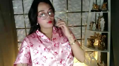 trixie_foxslut online show from April 3, 11:52 am