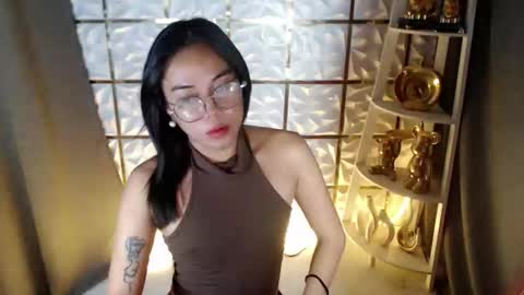 trixie_foxslut online show from May 2, 3:28 pm