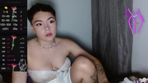 Snapshot of trixie_tangg chatting on March 7, 11:27 pm Kitty online show from March 7, 11:27 pm