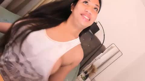 Snapshot of trixiebayeseraa chatting on November 10, 11:15 pm trixiebayeseraa online show from November 10, 11:15 pm