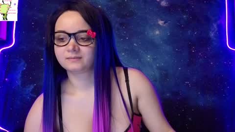 trixiedoescamcam online show from April 28, 2:27 am