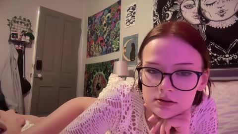Snapshot of trixilee24 chatting on February 13, 3:50 am Trixi online show from February 13, 3:50 am