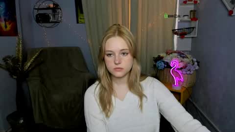 Snapshot of trixy_melison chatting on March 14, 10:32 am Trixy online show from March 14, 10:32 am