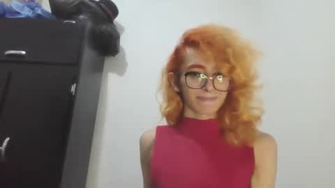 Snapshot of trixy_roses chatting on January 3, 12:00 am Trixy Rose online show from January 3, 12:00 am