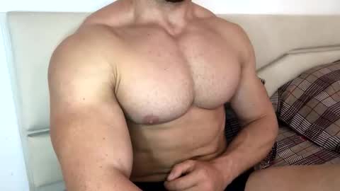 Snapshot of troncq chatting on September 18, 7:10 am Troncq online show from September 18, 7:10 am