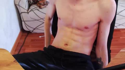 Snapshot of trone41 chatting on March 25, 10:54 am I POST MY FUCKING VIDEOS AND PICS online show from March 25, 10:54 am