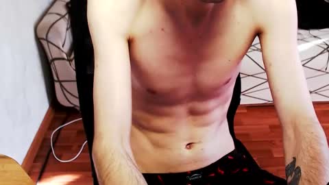 Snapshot of trone41 chatting on April 1, 11:00 am I POST MY FUCKING VIDEOS AND PICS online show from April 1, 11:00 am