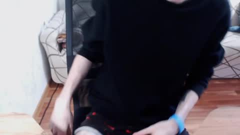 Snapshot of trone41 chatting on April 16, 11:22 am I POST MY FUCKING VIDEOS AND PICS online show from April 16, 11:22 am