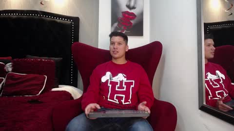 Snapshot of troy_evanss chatting on January 17, 7:08 am Troy online show from January 17, 7:08 am
