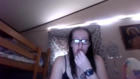 Snapshot of truckerswifetobe chatting on January 17, 8:22 pm TruckersWifeToBe online show from January 17, 8:22 pm