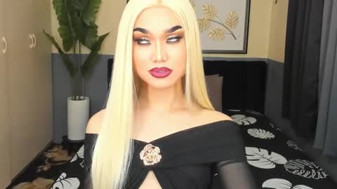 Snapshot of ts_elijah chatting on December 22, 10:06 am Saskia online show from December 22, 10:06 am