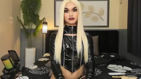 Snapshot of ts_elijah chatting on January 20, 9:43 pm Saskia online show from January 20, 9:43 pm