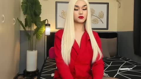 Snapshot of ts_elijah chatting on March 6, 1:27 am Saskia online show from March 6, 1:27 am