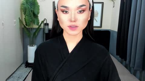 Snapshot of ts_elijah chatting on November 20, 11:32 am Saskia online show from November 20, 11:32 am