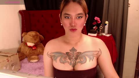 Snapshot of tsasianseductivehot chatting on April 14, 3:12 am YourBella online show from April 14, 3:12 am