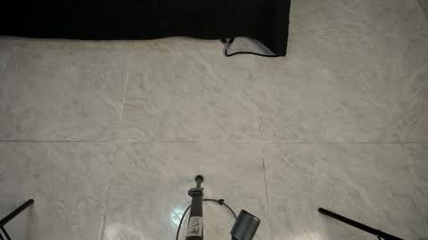  C H L O E online show from February 14, 7:21 pm