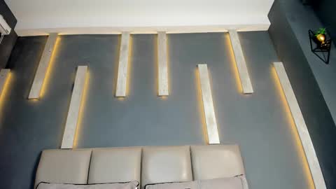  C H L O E online show from March 7, 8:39 pm