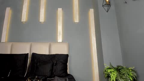  C H L O E online show from March 16, 7:07 pm