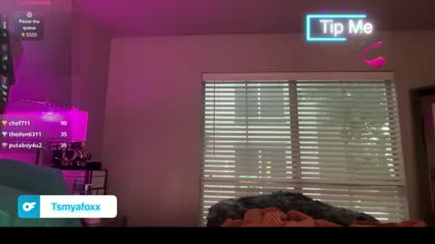 Snapshot of tsfoxx chatting on May 9, 12:27 am tsfoxx online show from May 9, 12:27 am