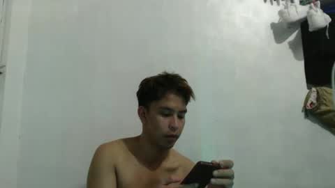 Snapshot of tskittylove69 chatting on December 2, 12:21 pm Kitty online show from December 2, 12:21 pm