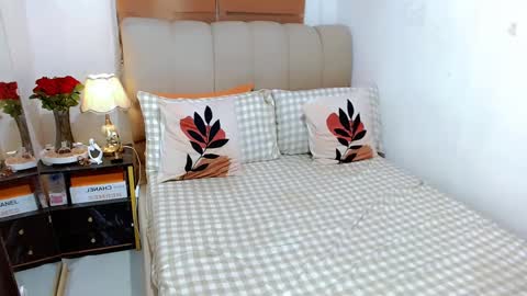 Graciella online show from February 1, 2:58 am