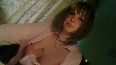 Snapshot of tspostophere chatting on June 18, 10:52 am Annika online show from June 18, 10:52 am