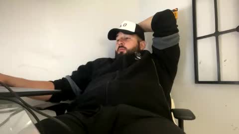 Snapshot of tuamante000 chatting on April 8, 1:22 pm Stimulation make me Cum in Public or in Pvt online show from April 8, 1:22 pm