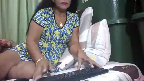 Mae online show from September 17, 9:38 pm