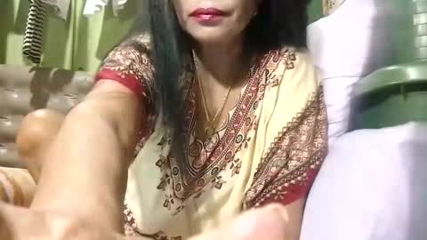 Mae online show from November 24, 9:14 pm