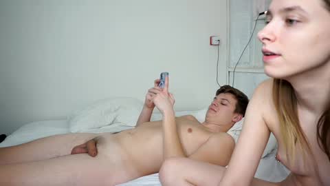 Snapshot of tugruel chatting on January 17, 11:51 pm Elza and Tim online show from January 17, 11:51 pm