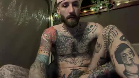 Snapshot of tuhands chatting on March 1, 7:41 am Tuhands online show from March 1, 7:41 am