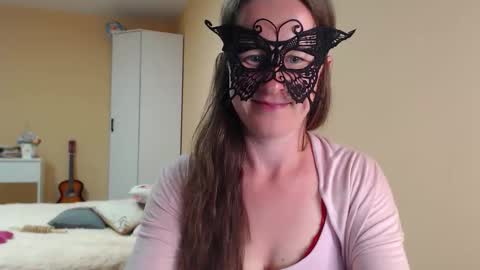 Snapshot of tukutie chatting on June 10, 7:35 pm Milli online show from June 10, 7:35 pm
